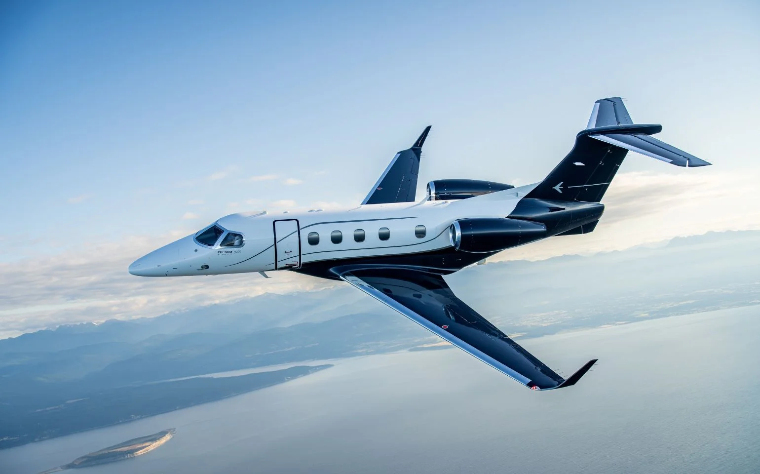 Phenom 300E in mid flight