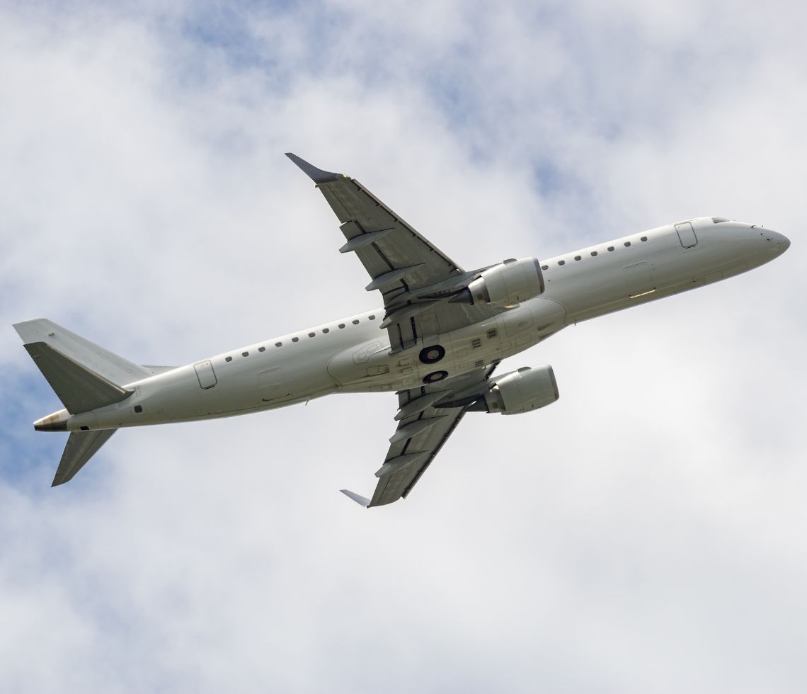 ERJ 170 Embraer charter