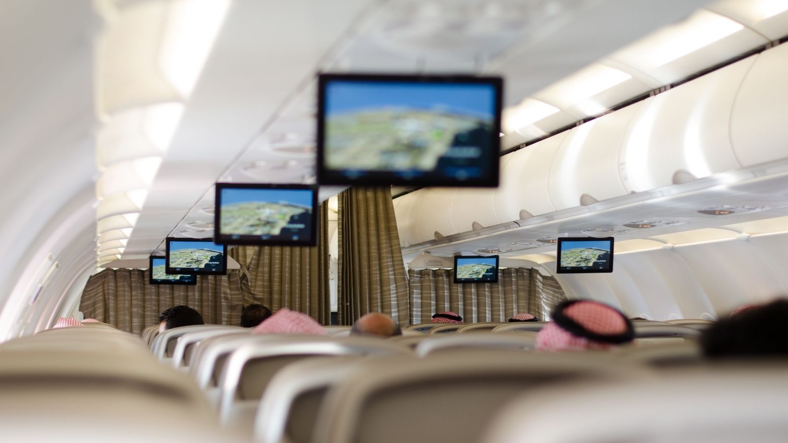 Travelling by plane in Saudi Arabia, Interior Cabin