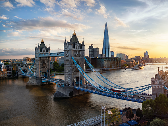 Fly privately to London Platinum Jubilee Pageant